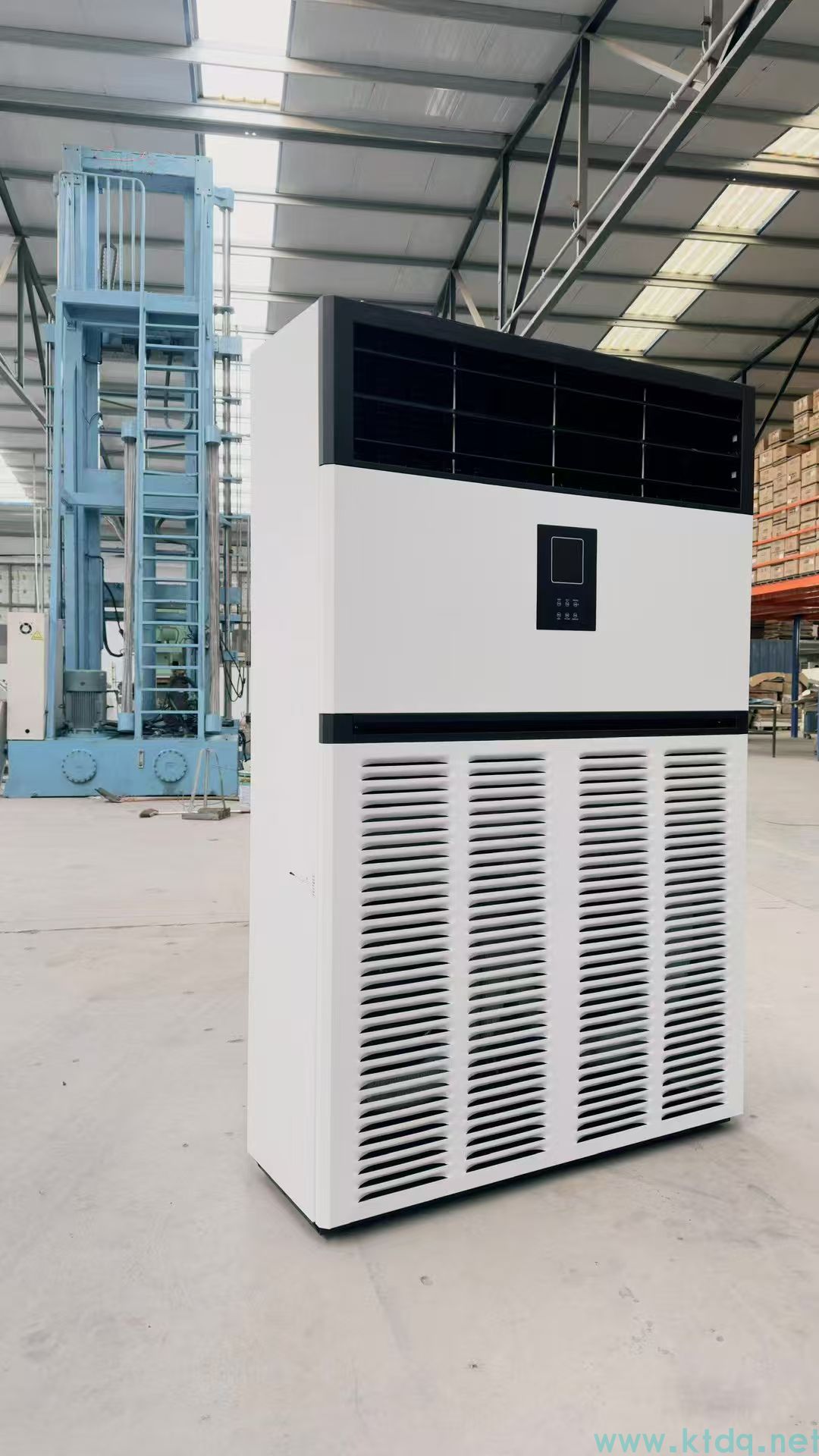 廠家供應(yīng)大型10匹商用水空調(diào) 冷暖兩用水冷空調(diào)井水柜機(圖4) 廠家供應(yīng)大型10匹商用水空調(diào) 冷暖兩用水冷空調(diào)井水柜機(圖4)